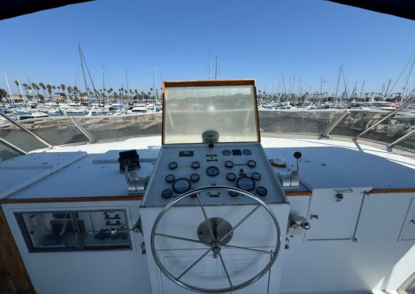 Burger Raised Pilothouse image