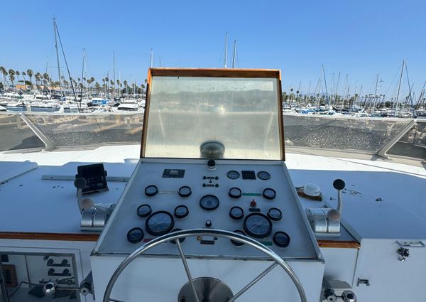 Burger Raised Pilothouse image