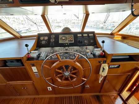 Burger Raised Pilothouse image