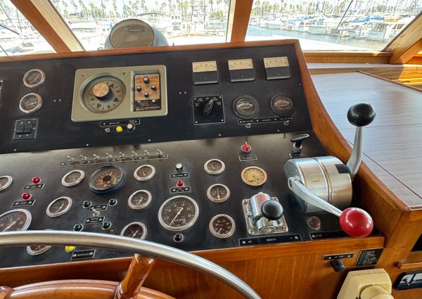 Burger Raised Pilothouse image