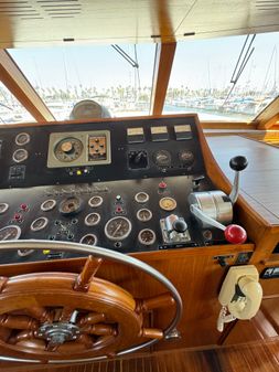 Burger Raised Pilothouse image