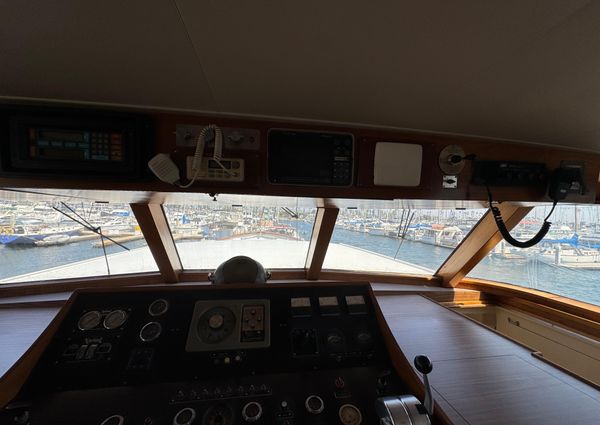 Burger Raised Pilothouse image