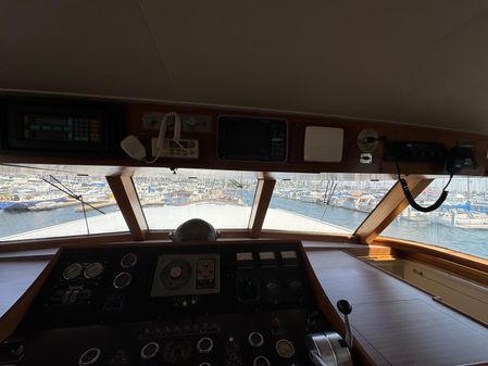 Burger Raised Pilothouse image