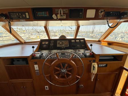 Burger Raised Pilothouse image