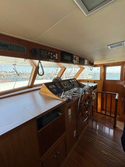 Burger Raised Pilothouse image