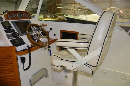 Hunt Yachts Surfhunter 29 image