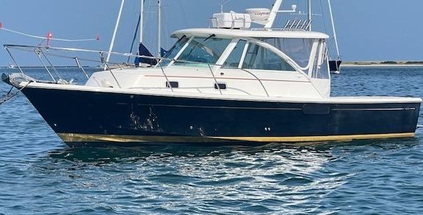 Hunt Yachts Surfhunter 29 