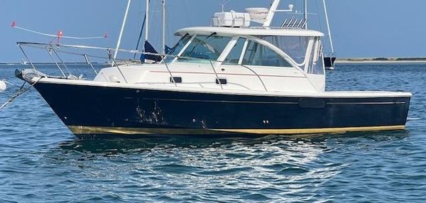 Hunt Yachts Surfhunter 29 image