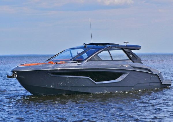 Cruisers Yachts 42 GLS image