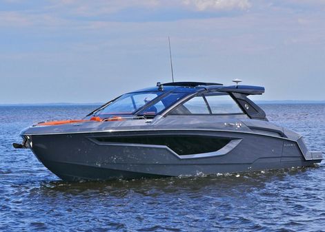 Cruisers Yachts 42 GLS image