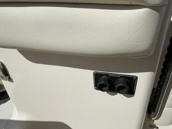 Grady-White Canyon 326 image