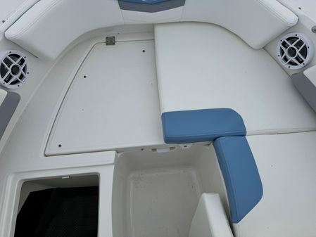 Robalo 207-DUAL-CONSOLE image