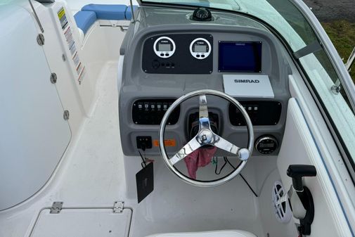 Robalo 207-DUAL-CONSOLE image