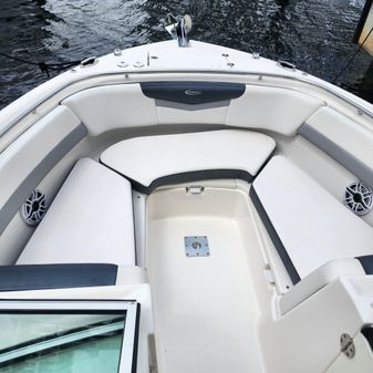 Robalo R247 Dual Console image