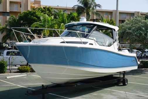 Boston Whaler 325 Conquest image