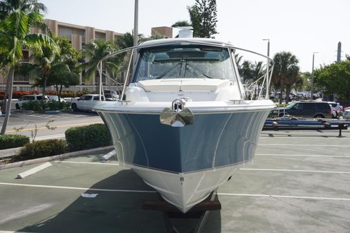 Boston Whaler 325 Conquest image