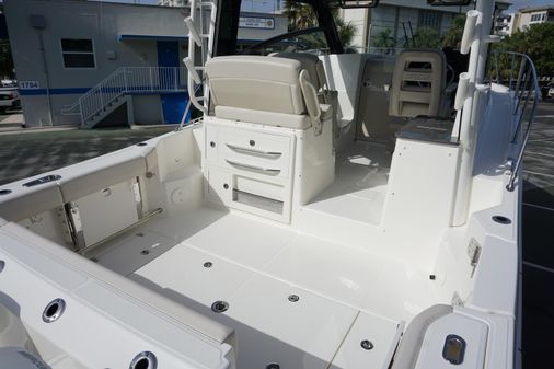 Boston Whaler 325 Conquest image