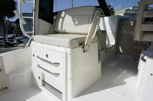 Boston Whaler 325 Conquest image