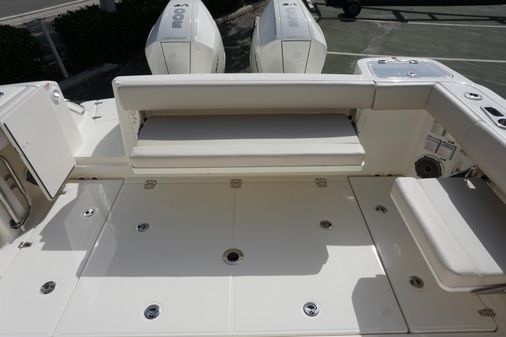 Boston Whaler 325 Conquest image