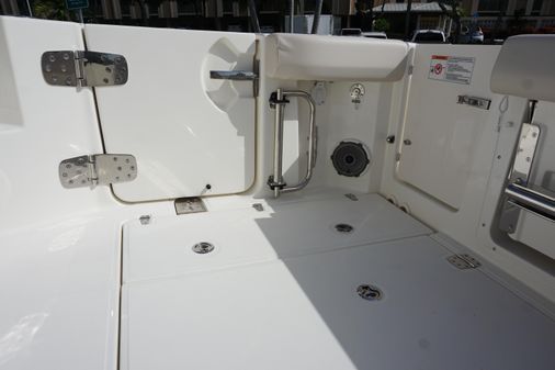 Boston Whaler 325 Conquest image