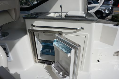 Boston Whaler 325 Conquest image