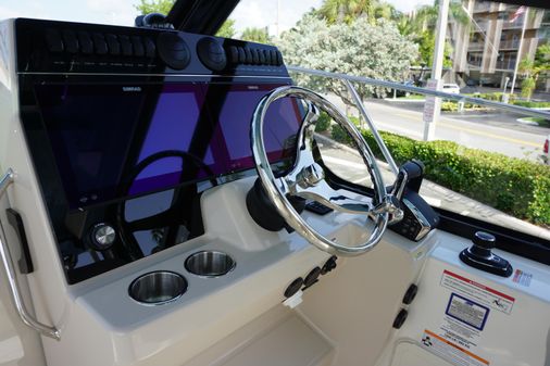 Boston Whaler 325 Conquest image