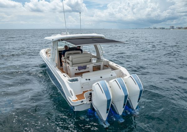 Boston Whaler 350 Realm image