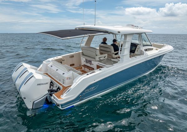 Boston Whaler 350 Realm image