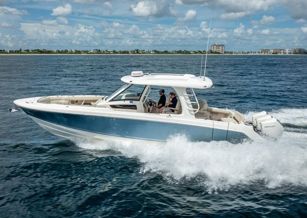 Boston Whaler 350 Realm image