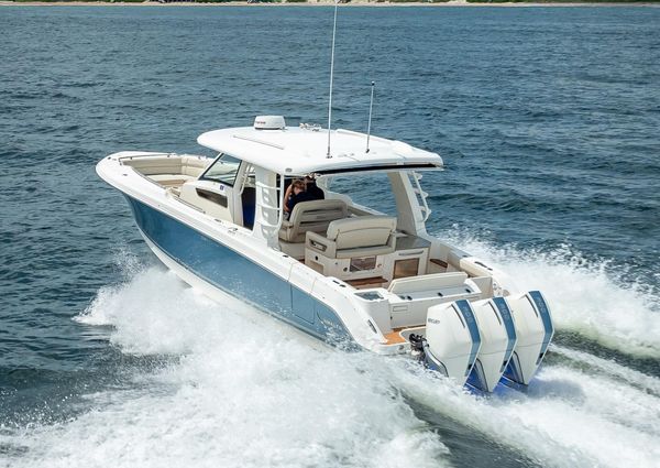 Boston Whaler 350 Realm image