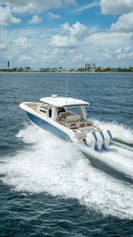 Boston Whaler 350 Realm image