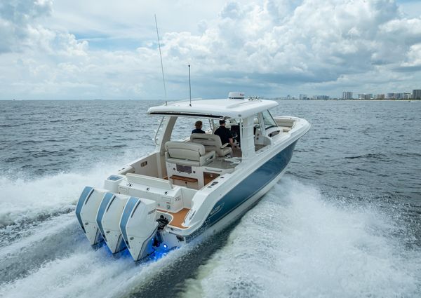 Boston Whaler 350 Realm image