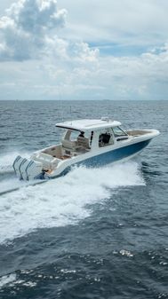 Boston Whaler 350 Realm image