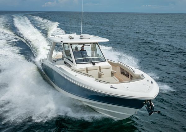 Boston Whaler 350 Realm image