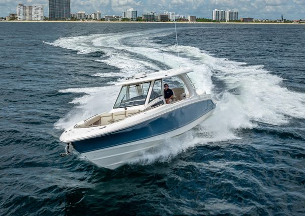 Boston Whaler 350 Realm image