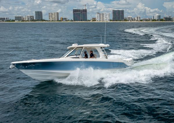 Boston Whaler 350 Realm image