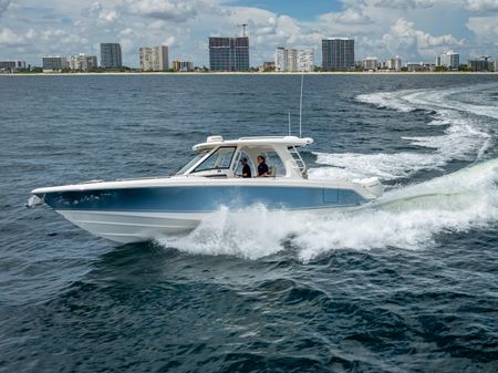 Boston Whaler 350 Realm image