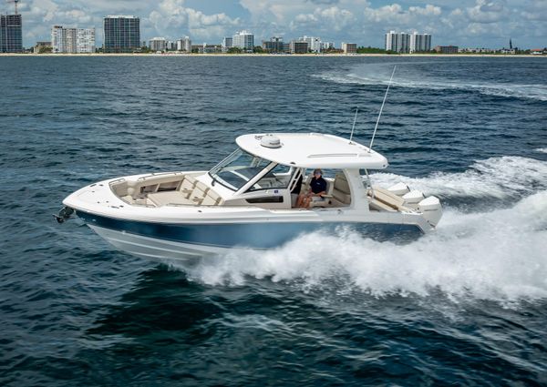 Boston Whaler 350 Realm image