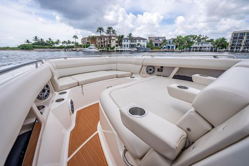 Boston Whaler 350 Realm image