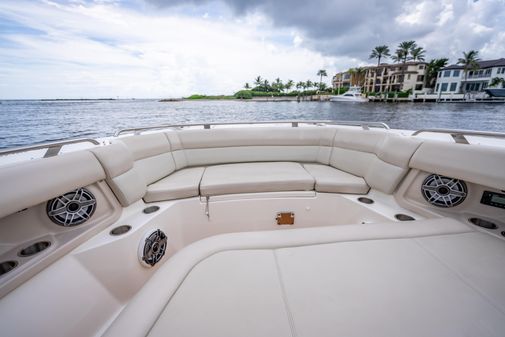 Boston Whaler 350 Realm image