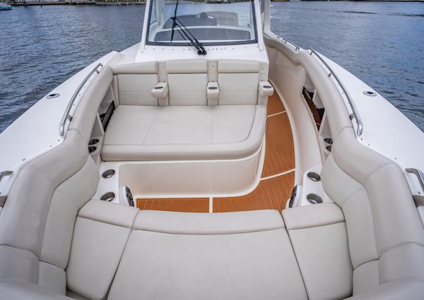 Boston Whaler 350 Realm image