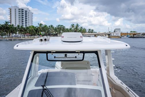 Boston Whaler 350 Realm image