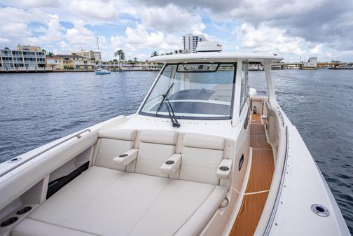 Boston Whaler 350 Realm image