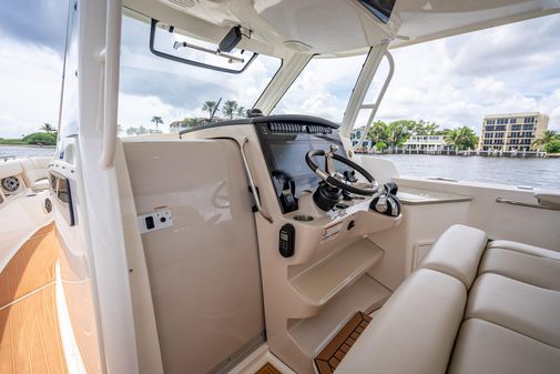 Boston Whaler 350 Realm image