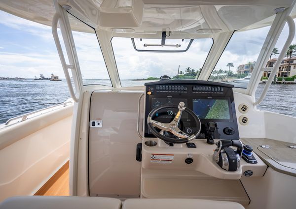 Boston Whaler 350 Realm image