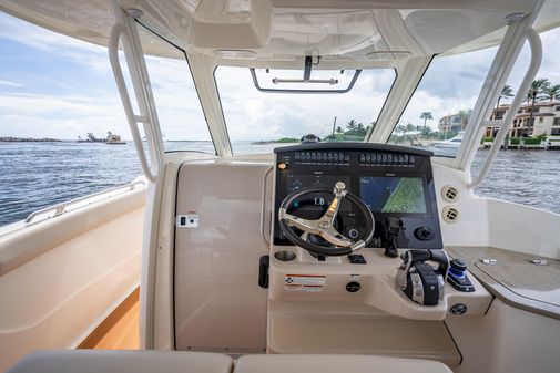 Boston Whaler 350 Realm image