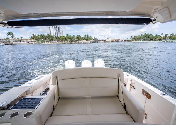 Boston Whaler 350 Realm image