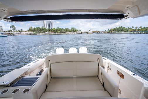 Boston Whaler 350 Realm image