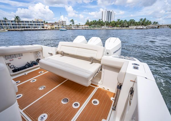 Boston Whaler 350 Realm image