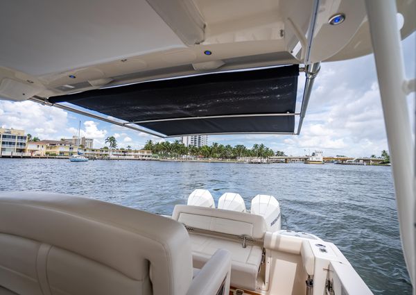 Boston Whaler 350 Realm image